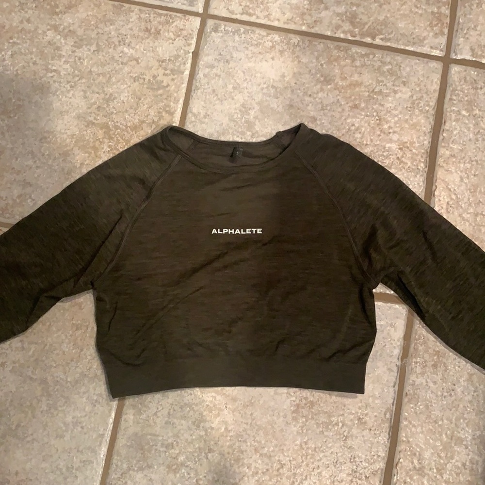 Alphalete Crop Top